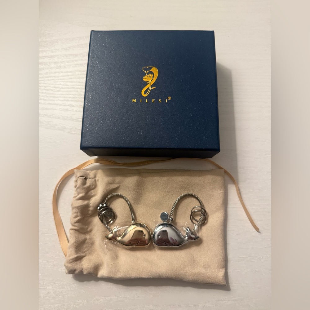 Dual-Tone Magnetic Whale Key Holders